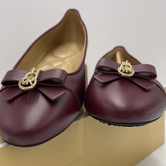 MICHAEL KORS HONEY BALLET FAUX LEATHER
49H3HNFP1L
OXBLOOD - Picture 5 of 16